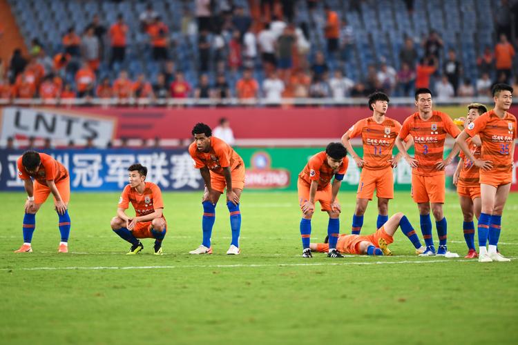 Kỳ Chuyển Nhượng